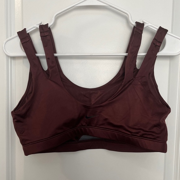 Burgundy Women’s Nike Sports Bra with Removable Padding Size: L - Picture 2 of 4